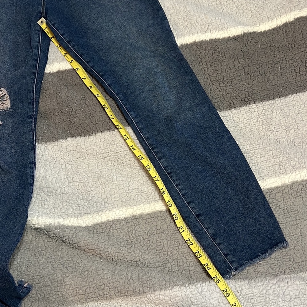 Good American Good Legs Crop - Picture 6 of 6